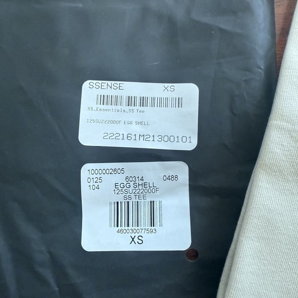 Fear Of God Essentials Eggshell Cream Short Sleeve T-Shirt Size XS NWT - Picture 13 of 16